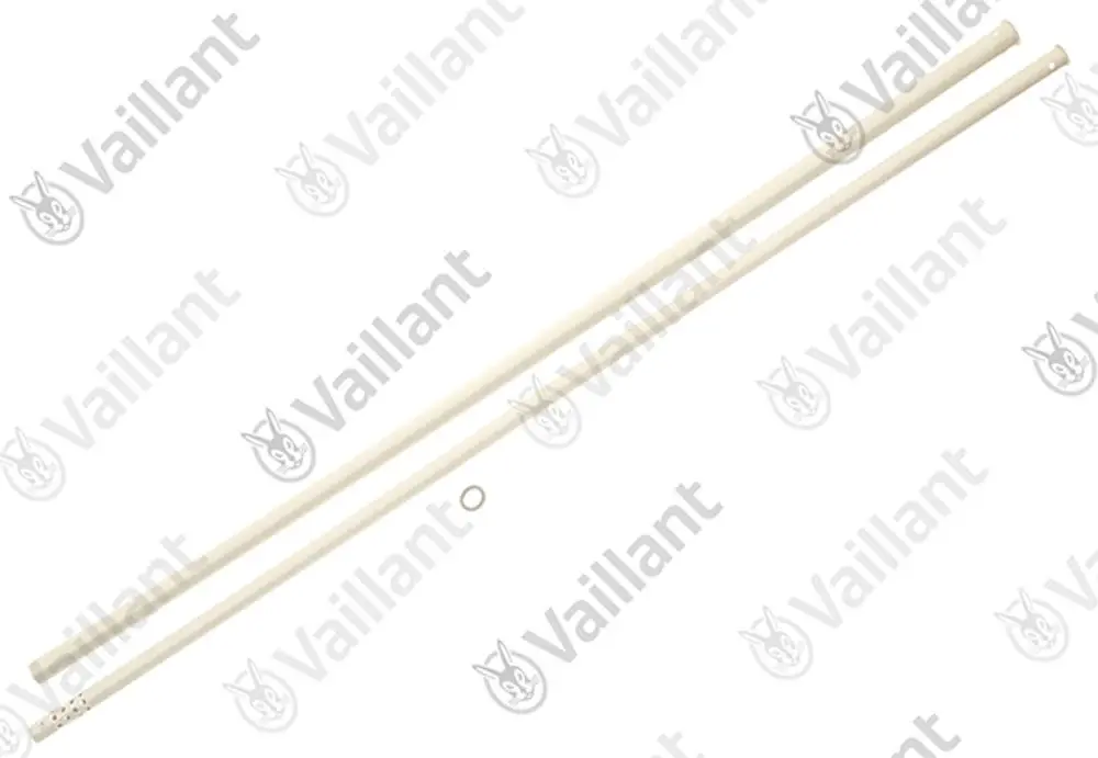 Vaillant Rohrset mit zwei langen Rohren in heller Farbe und einer kleinen runden Dichtung. Die Rohre sind gerade und auf das Montieren ausgelegt.